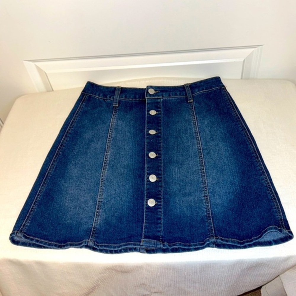 Mossimo Supply Co. Size 6 Denim Jean Button Front Skirt